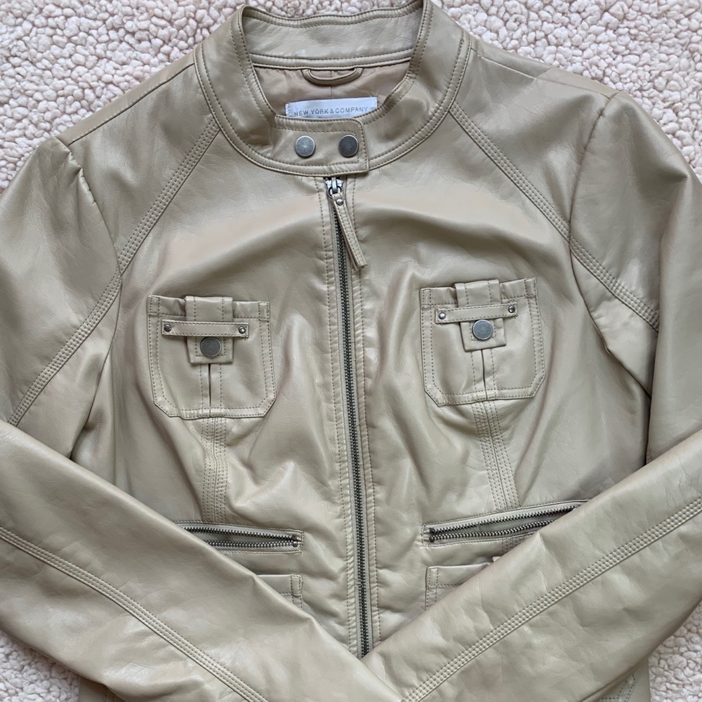 New York in Company Taupe jacket